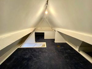 Loft Room- click for photo gallery